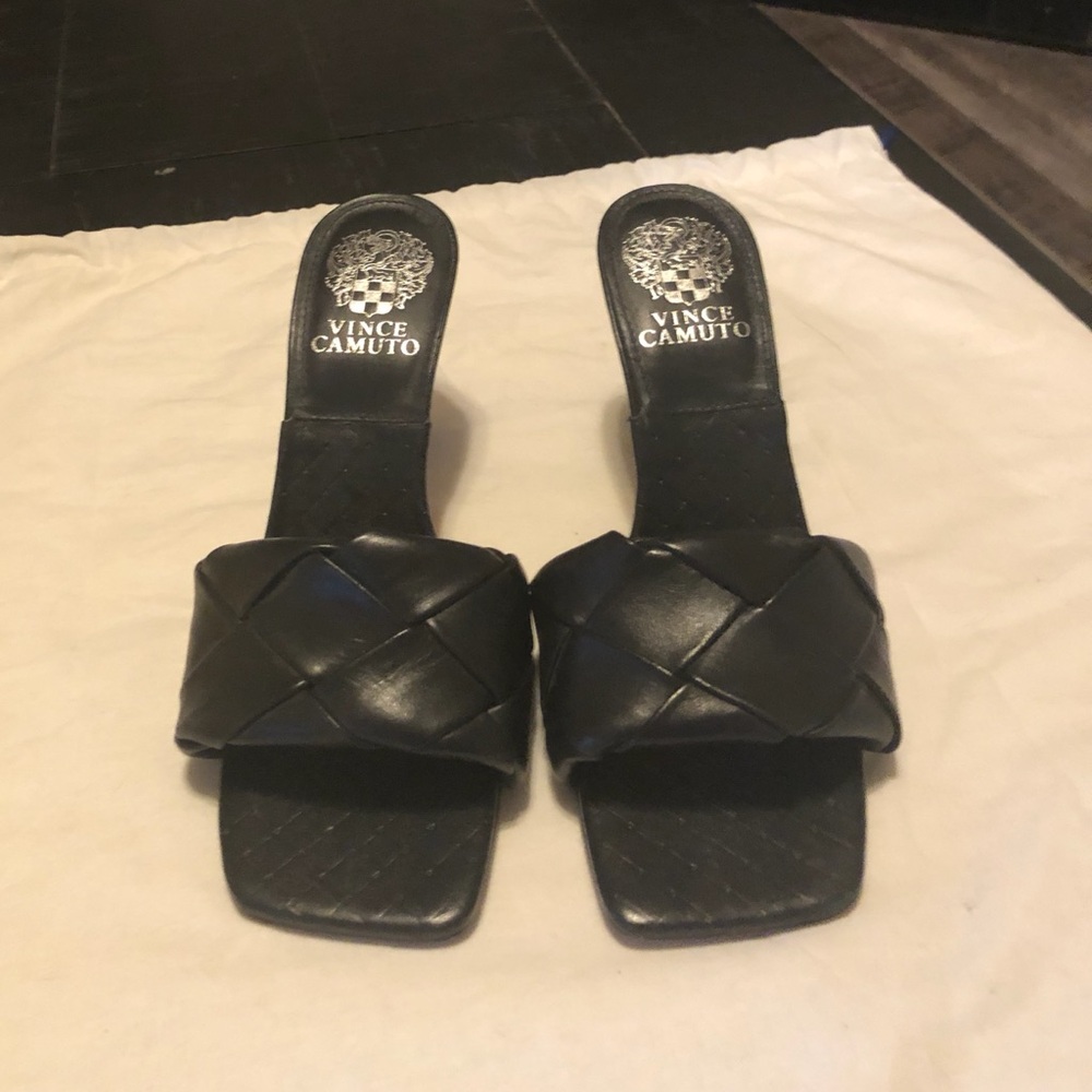 Vince Camuto Black Leather Woven Strap Sandals Size 6.5 / 37